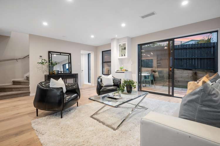 4F Meadowvale Avenue Forrest Hill_15