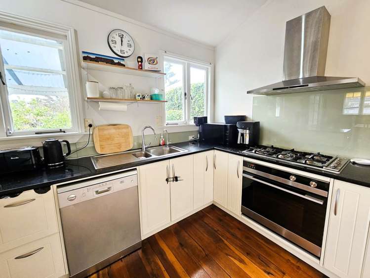 20 Saint Leonards Road Devonport_13