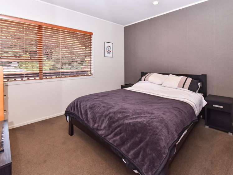 7 Idesia Place Totara Heights_15