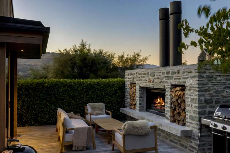 31 Falconer Rise Jacks Point_10