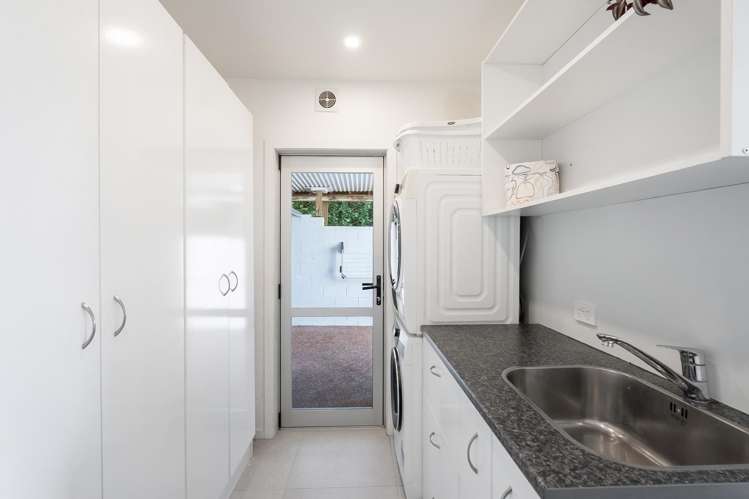 2/86 Seaview Road Castor Bay_27