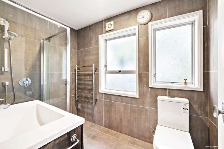 1/9 Lingham Crescent Torbay_8