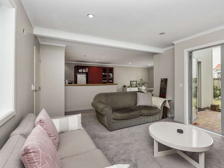 21/36 Dee Street Island Bay_1