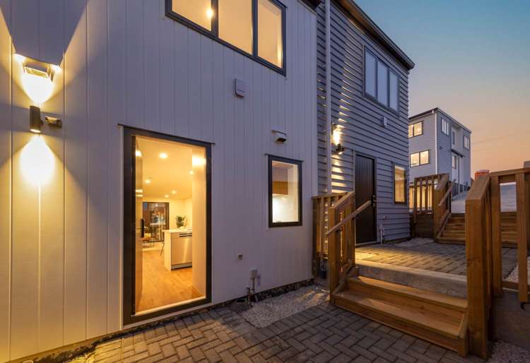 3/24 Seaview Road Glenfield North Shore City Houses for Sale One Roof