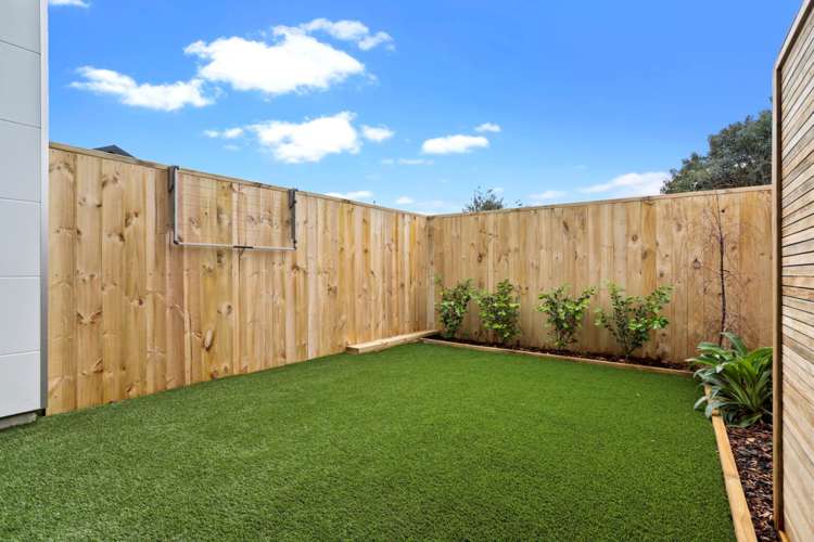 8/137 Tirimoana Road Te Atatu South_9