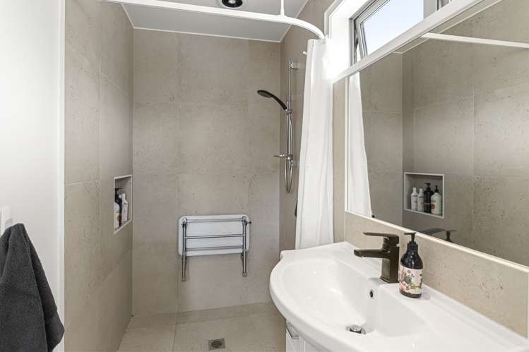 113 Edinburgh Street Pukekohe_11