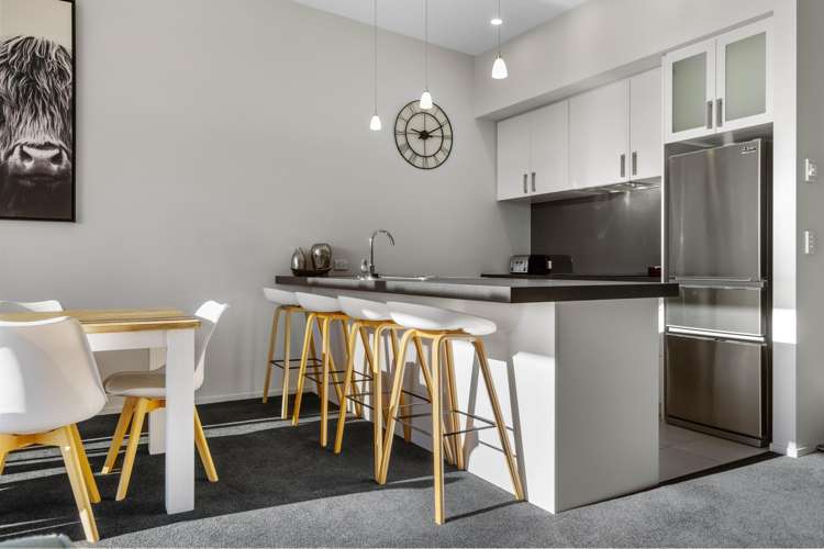 12 Daytona Avenue_4