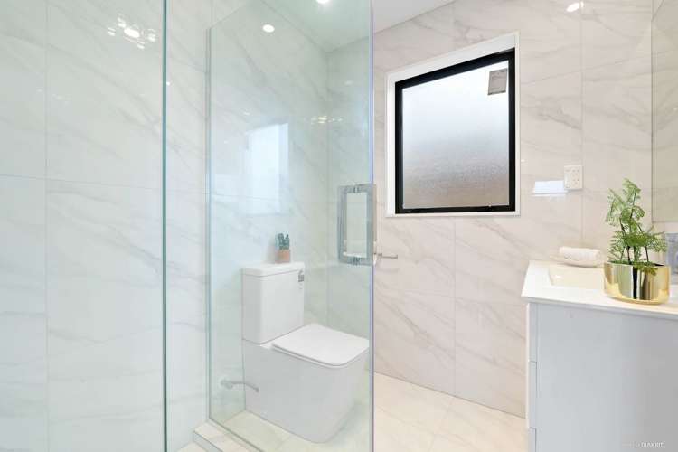 15 Diorella Drive Clover Park_7