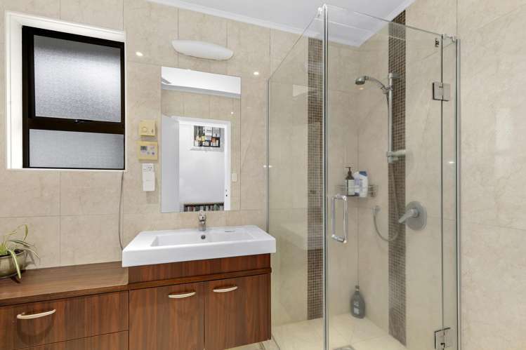 13 Wilkie Crescent Naenae_13