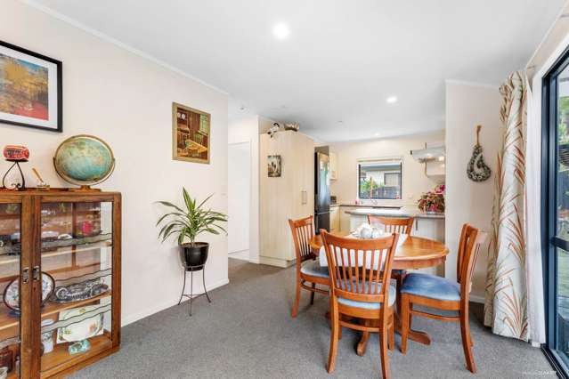 1/10 Knott Road Stanmore Bay_4