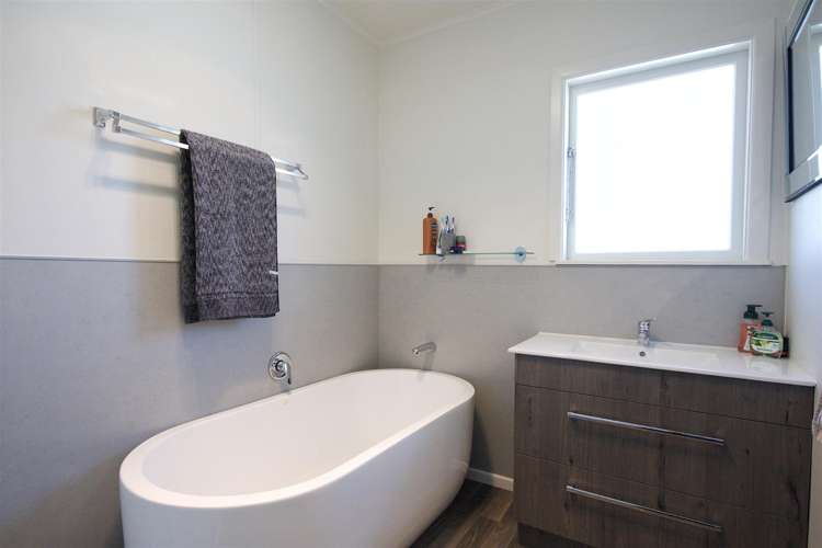 5 Porikapa Road Owhata_11