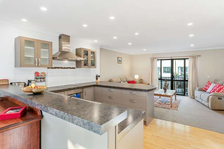 3/8 Wellington Road Paekakariki_2