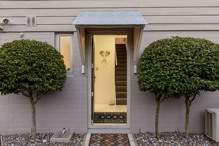 3/71 Office Road Merivale_2