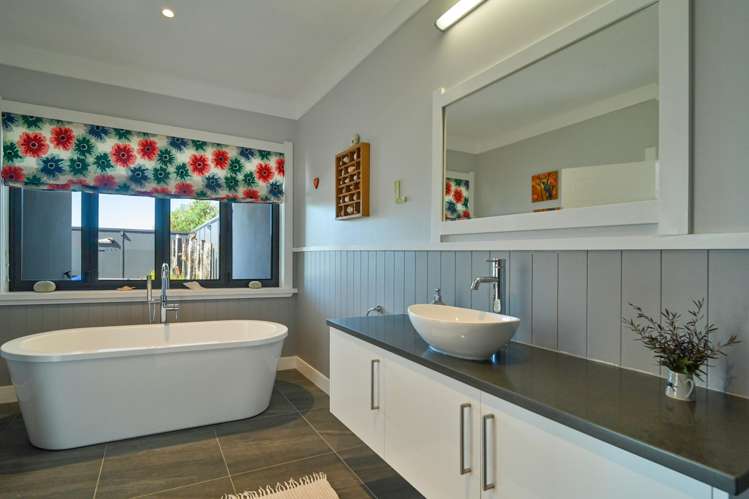 63 Waipuka Road Waimarama_18