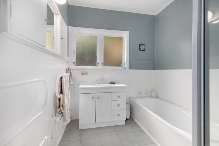 4 Mana View Road Paremata_11