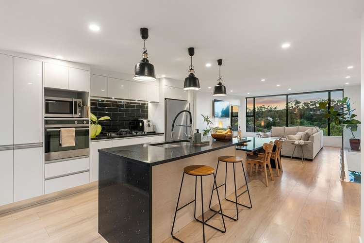 65 Vandeleur Avenue Birkdale_3