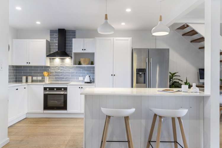 1/7a Seaside Avenue Waterview_8