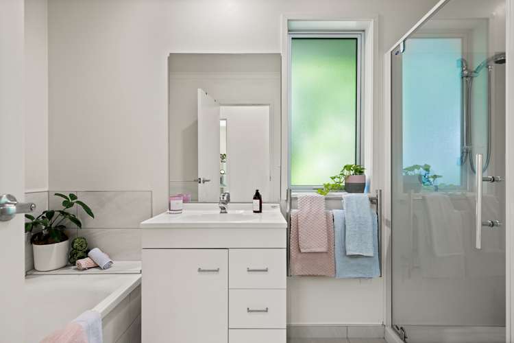 24 Laly Haddon Place Matakana_14