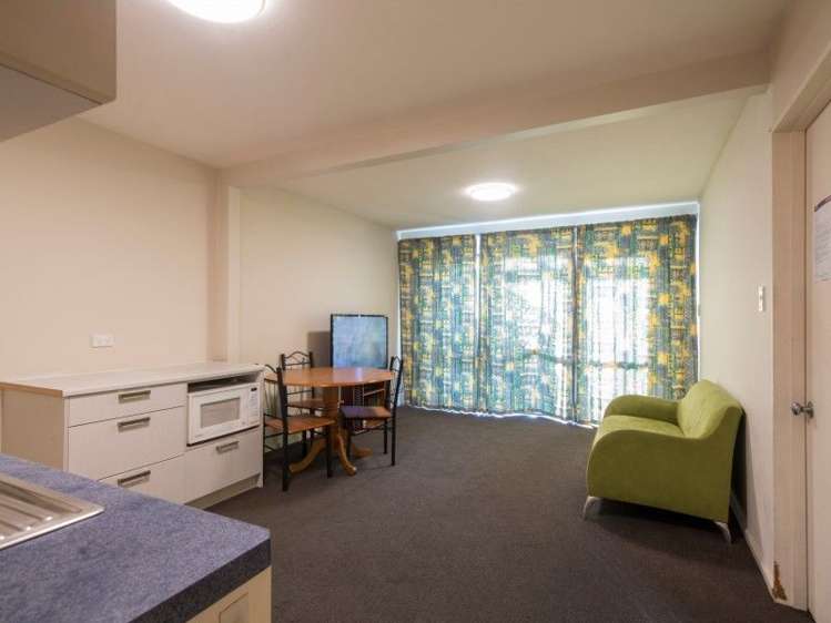 2b Thorn Crescent Fernhill/Sunshine Bay_8