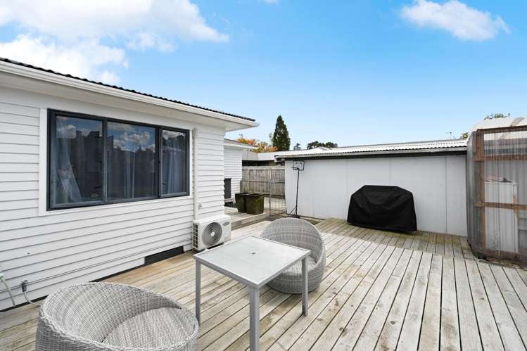 87 Montgomery Crescent Bader_12