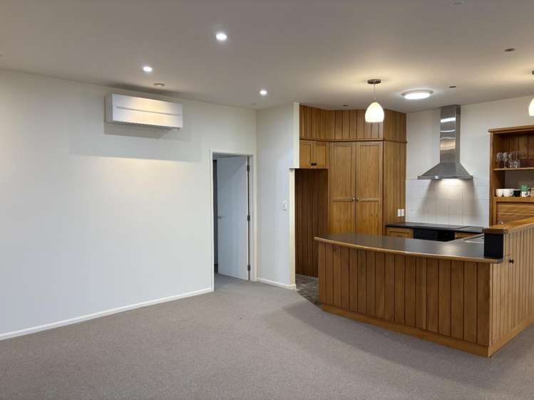 9/100 Customhouse Street 1052_5