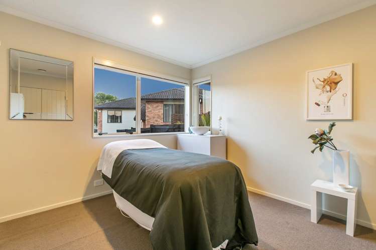 14 Chateau Rise Flat Bush_12