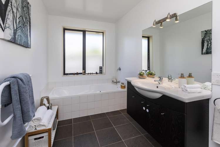 7 Bernadette Street Aidanfield_18