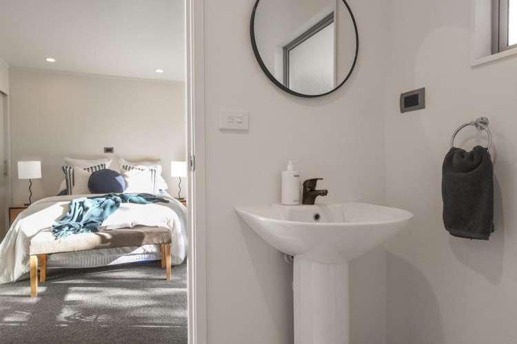 2/15 Tarawera Road 1095_10