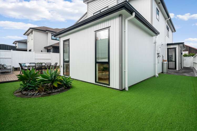8 Thomas Rielly Avenue Hobsonville_19