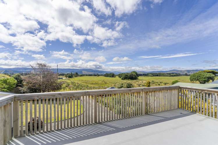 18 Robert Mckeen Street Otaki Beach_13