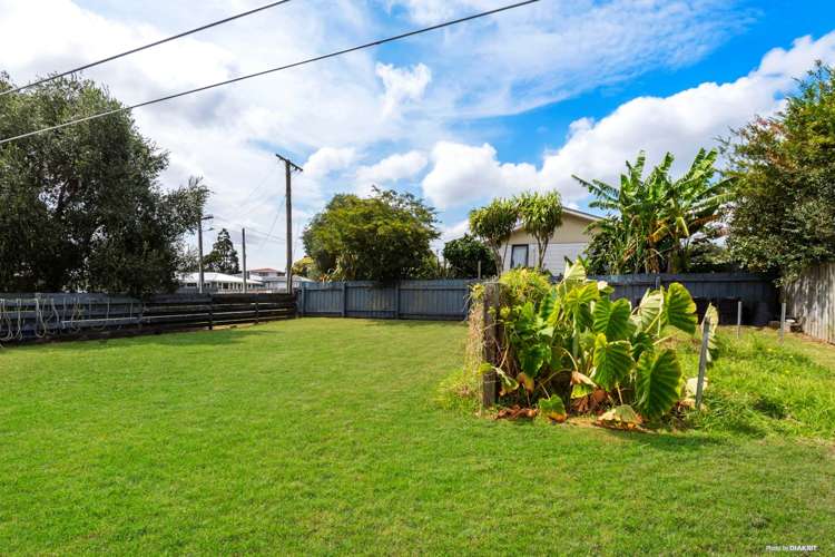 10 Barbary Avenue Kelston_15