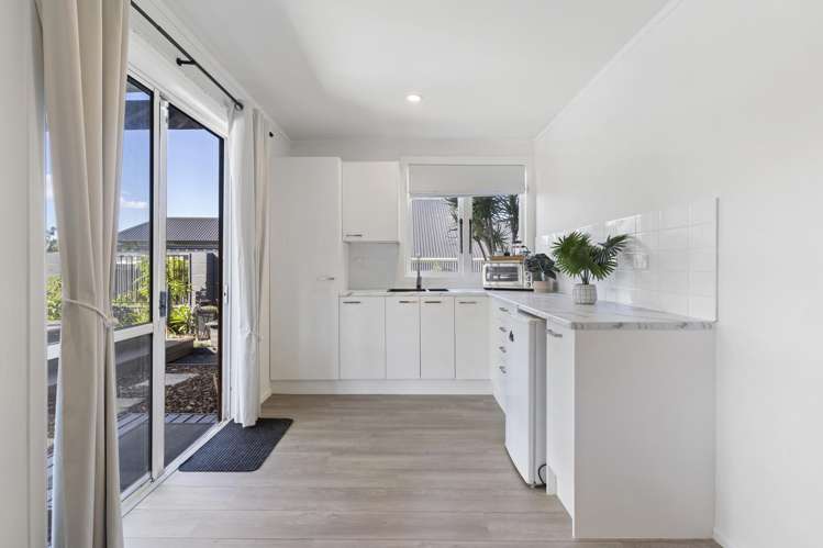 62 Third View Avenue Beachlands_24