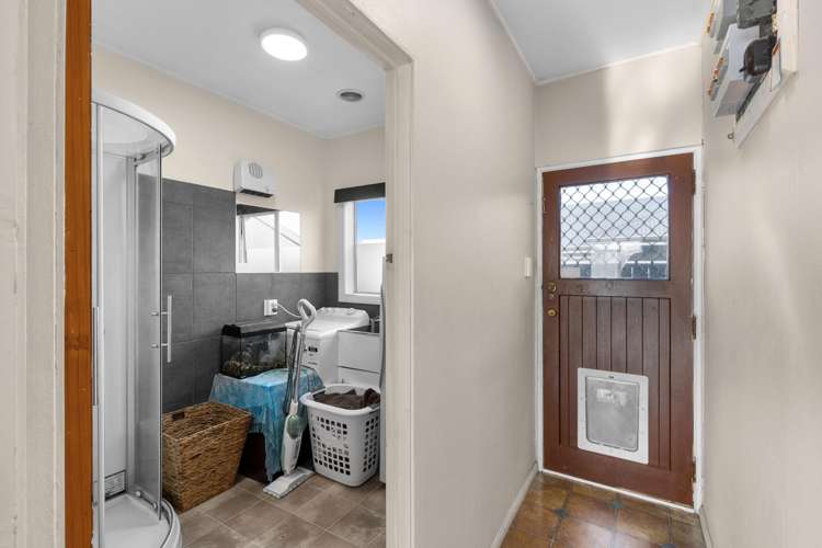 8 Glasgow Street Takaro_17