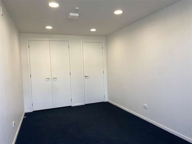 Unit 14 at 15 Earthmover Crescent Burbush_3