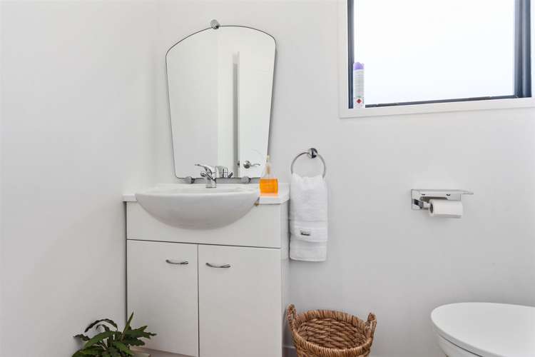 274 Ocean Road Ohope_23