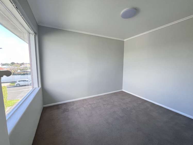 2/25 Martin Avenue (Top Floor) Mount Albert_1
