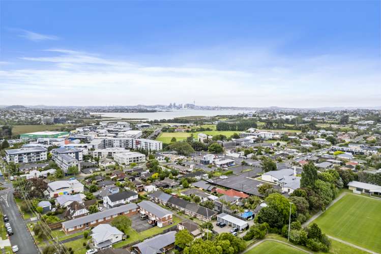 2/34 Lake Pupuke Drive Takapuna_22
