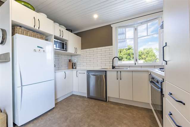 6 Forlong Rise Helensville_2