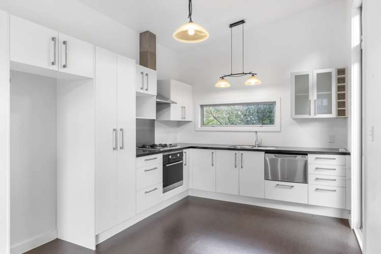2/49B Lancaster Road Beach Haven_5