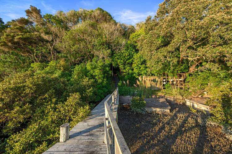 315 Whangaparaoa Road Red Beach_17