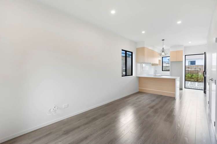 2/12 Arney Road Ranui_3