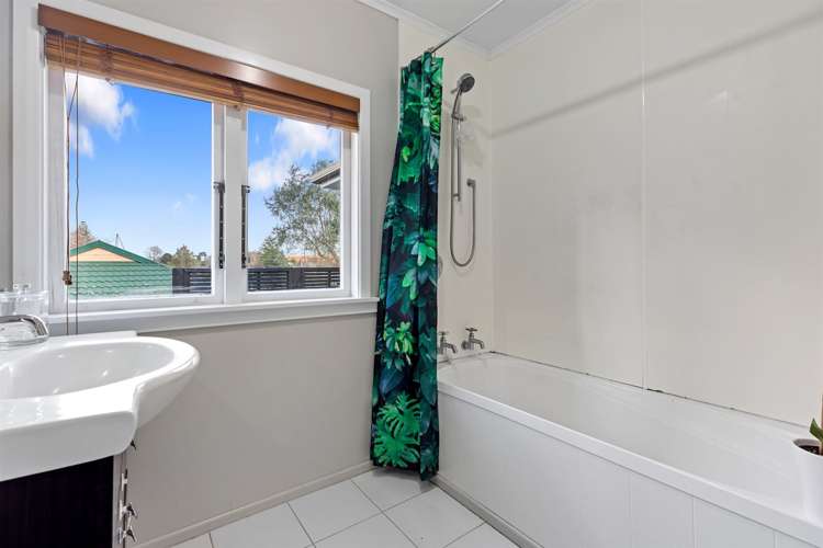 27 Landview Road Parkvale_13