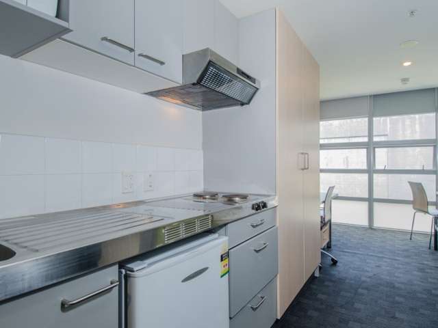 702/133 Beach Road Auckland Central_1