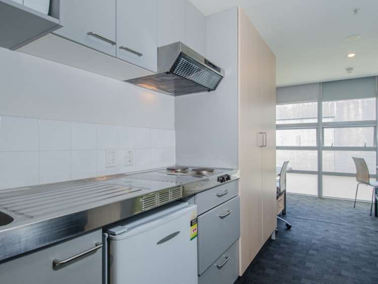 702/133 Beach Road Auckland Central_1