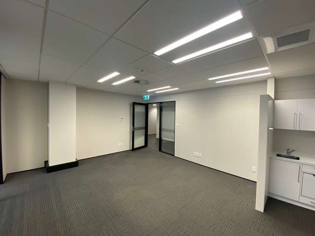 PT Level 2/127 Alexandra Street Hamilton Central_2