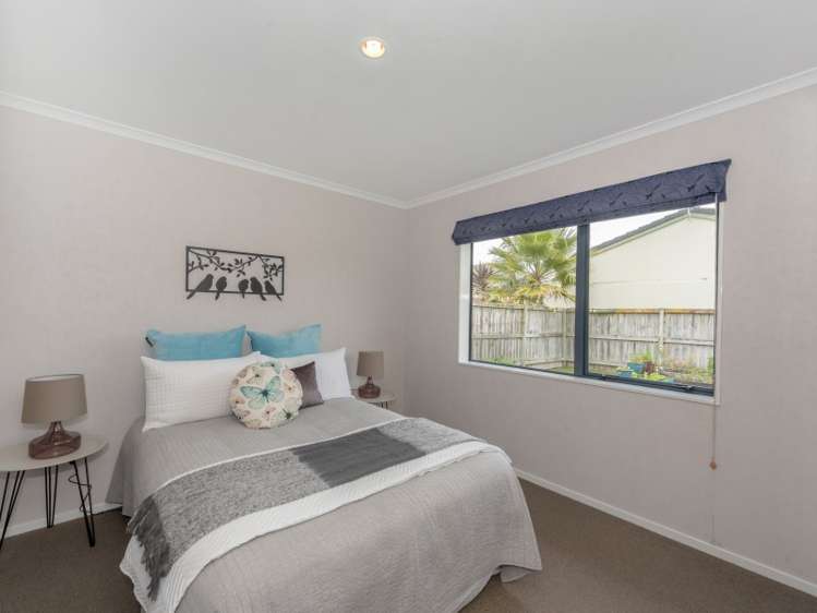 8 Sandowne Close Rototuna North_11