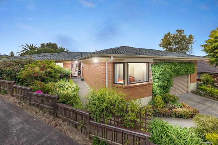 15 Wairata Place Te Atatu South_0
