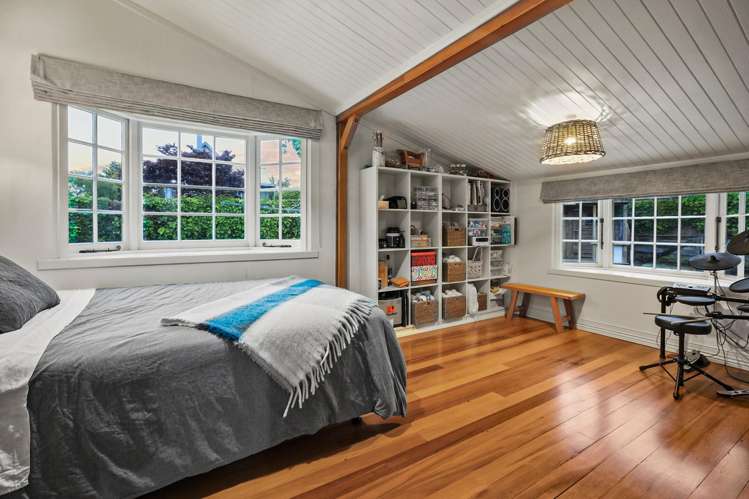 741 River Road Chartwell_21