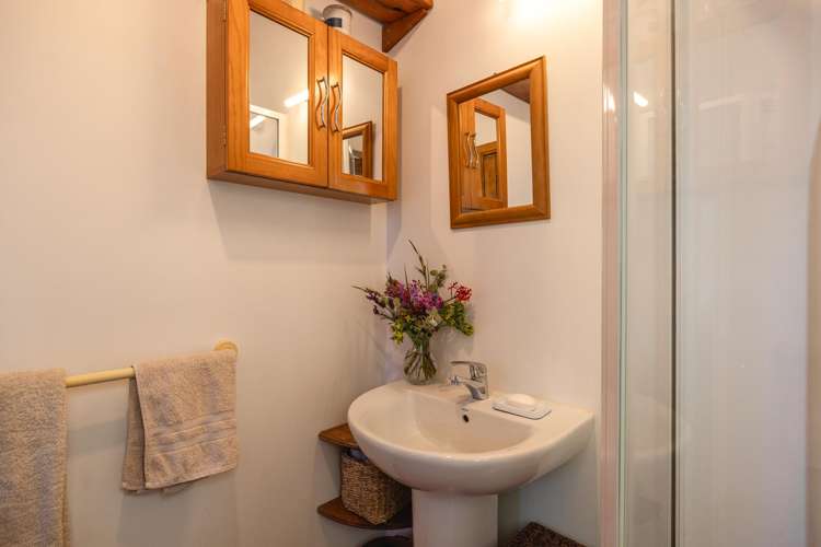 63 Erua Road Ostend_9
