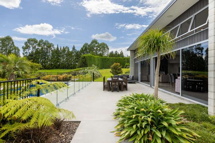 166 Merrick Road Pyes Pa_26